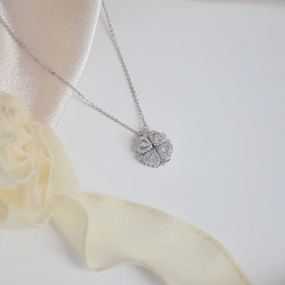Collar con  Trébol de cuatro corazones + Caja de Rosa